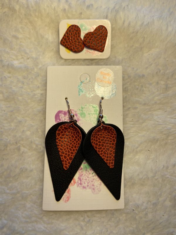 06 real leather set of two earrings